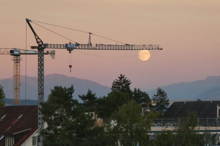 Free stock photo of baukran, crane, full moon